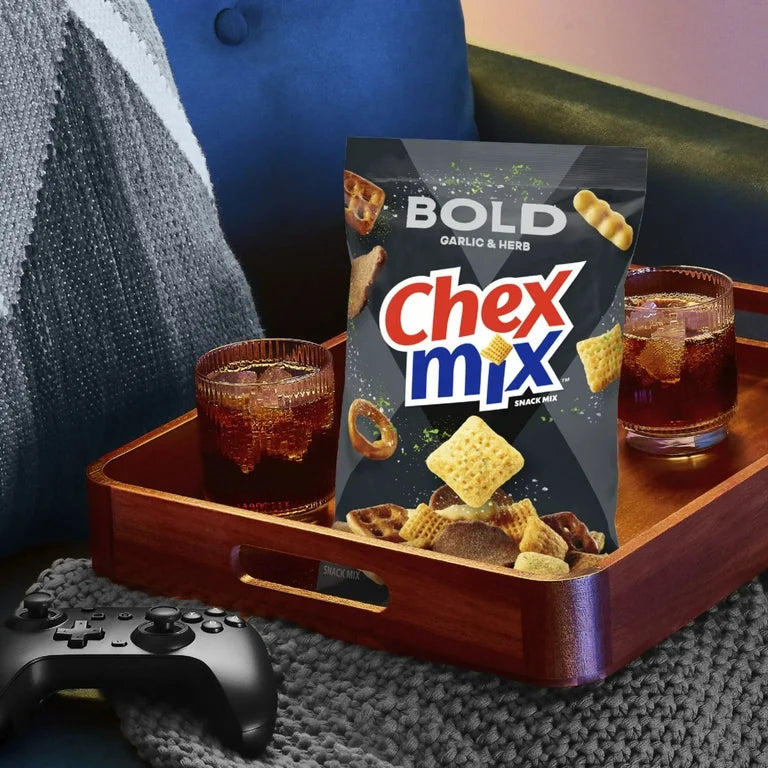 Mezcla Snacks Chex Mix Bold Ajo & Hierbas Tamaño Familiar 382g