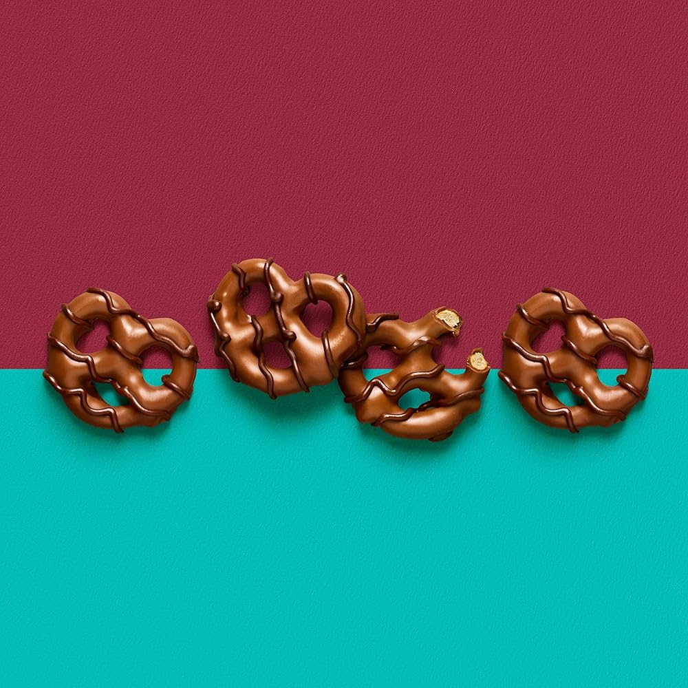 Hershey’s Dipped Pretzels Milk Chocolate + Dark Chocolate 120g