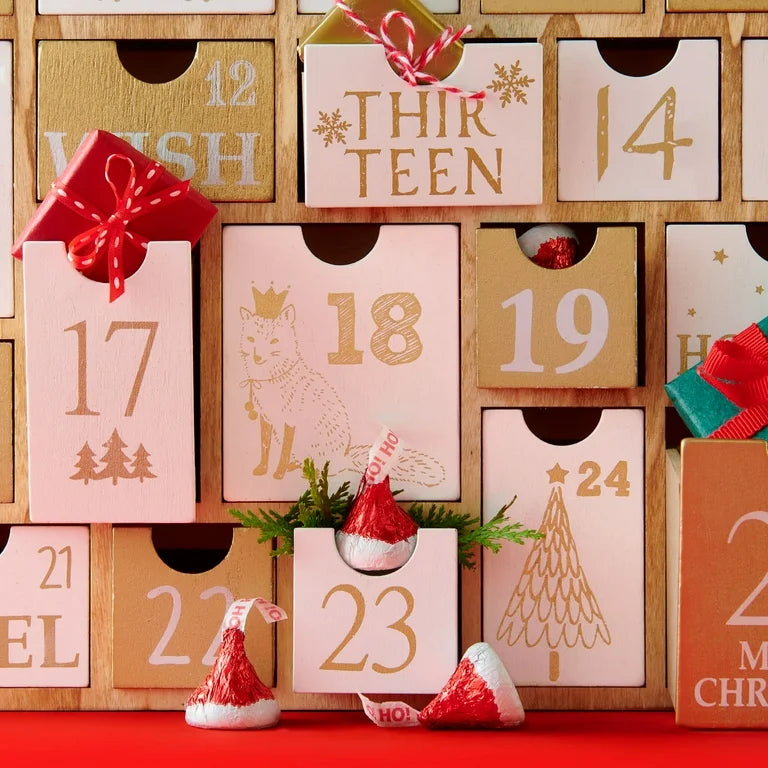 NAVIDAD: Hershey’s Kisses Santa Hat Milk Chocolate Tamaño Grande 286g