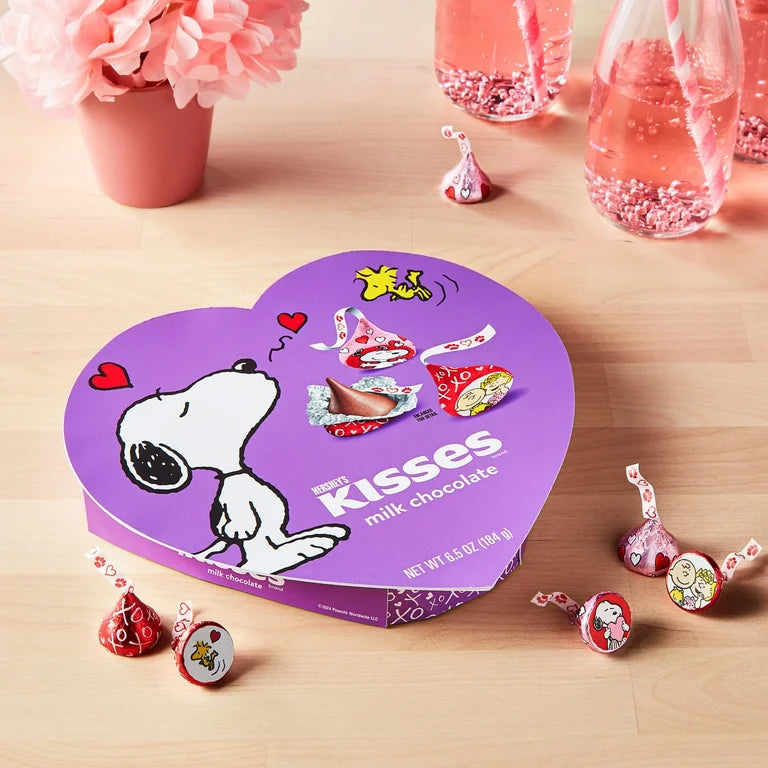 VALENTINE: Chocolates Hershey’s Kisses Snoopy & Friends Corazón 184g