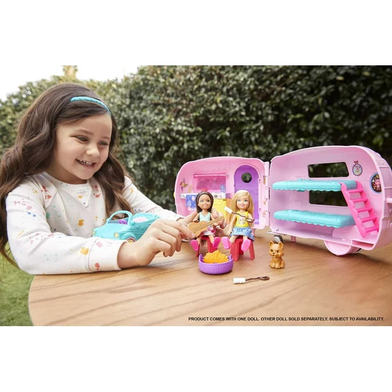 Muñeca Barbie Chelsea Pink Camper + Accesorios