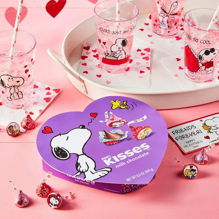VALENTINE: Chocolates Hershey’s Kisses Snoopy & Friends Corazón 184g